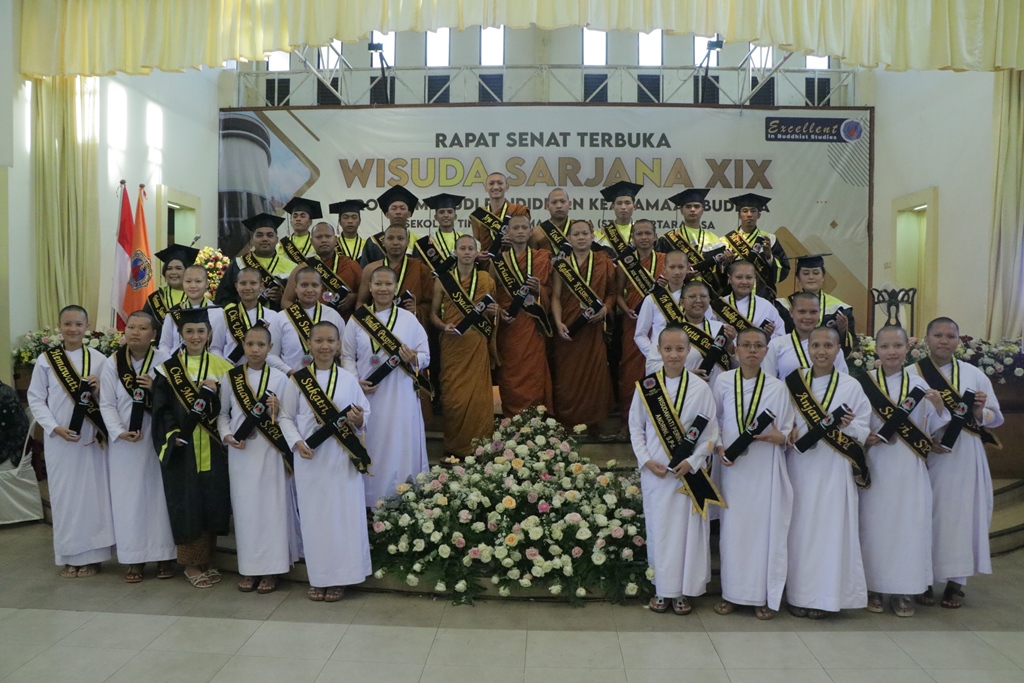 Wisuda Sarjana XIX